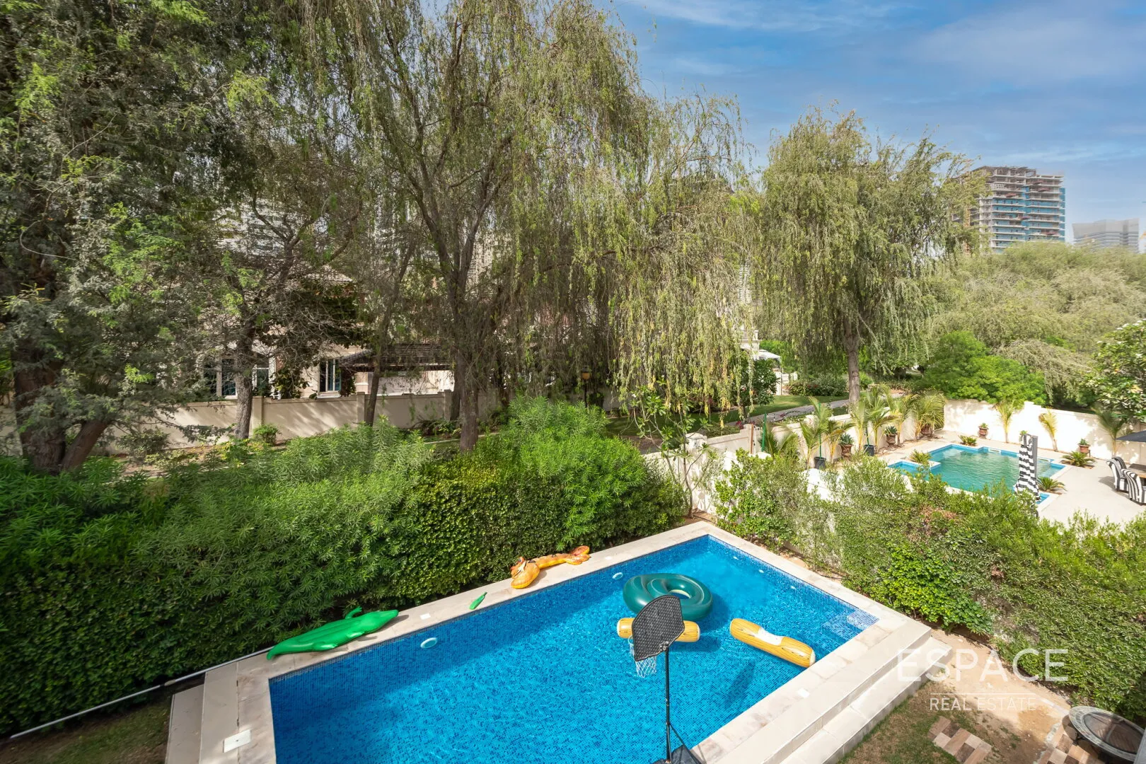 PropertiesGalleryCamera