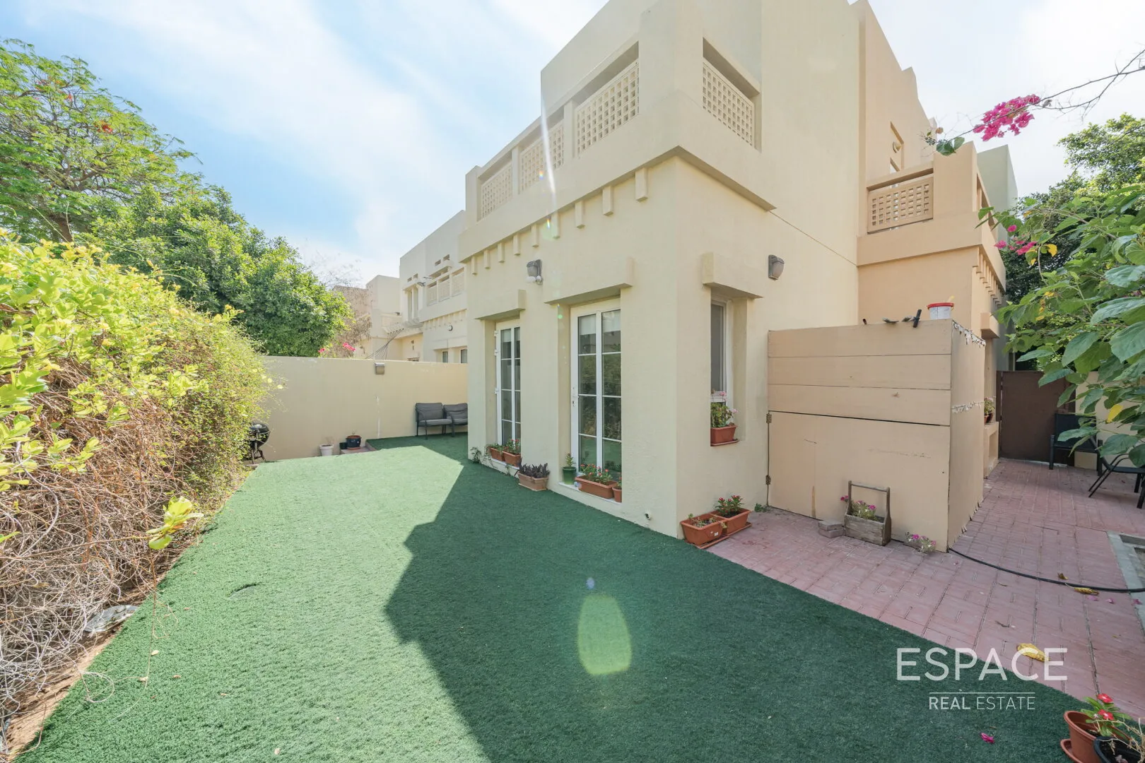 PropertiesGalleryCamera