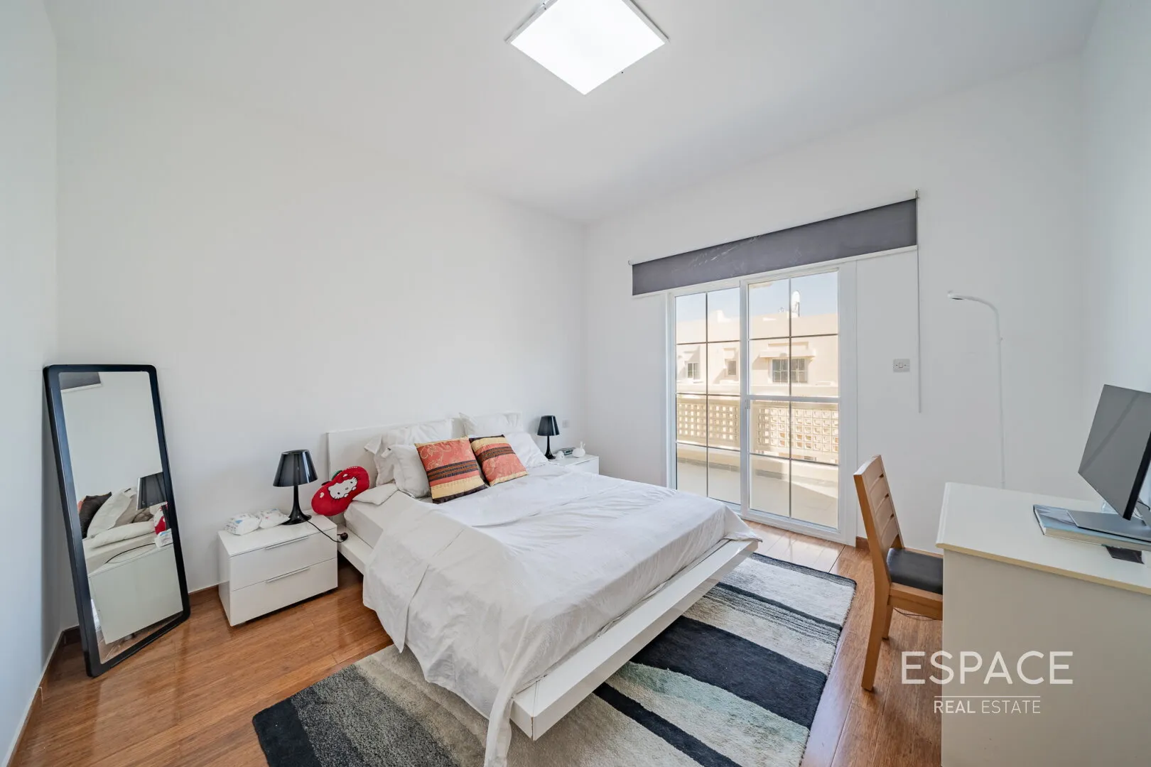 PropertiesGalleryCamera