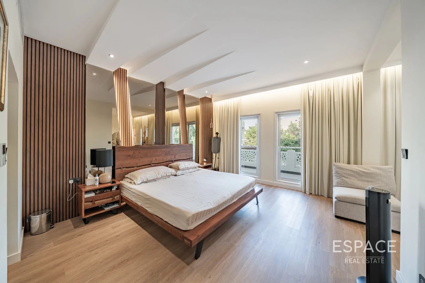 PropertiesGalleryCamera