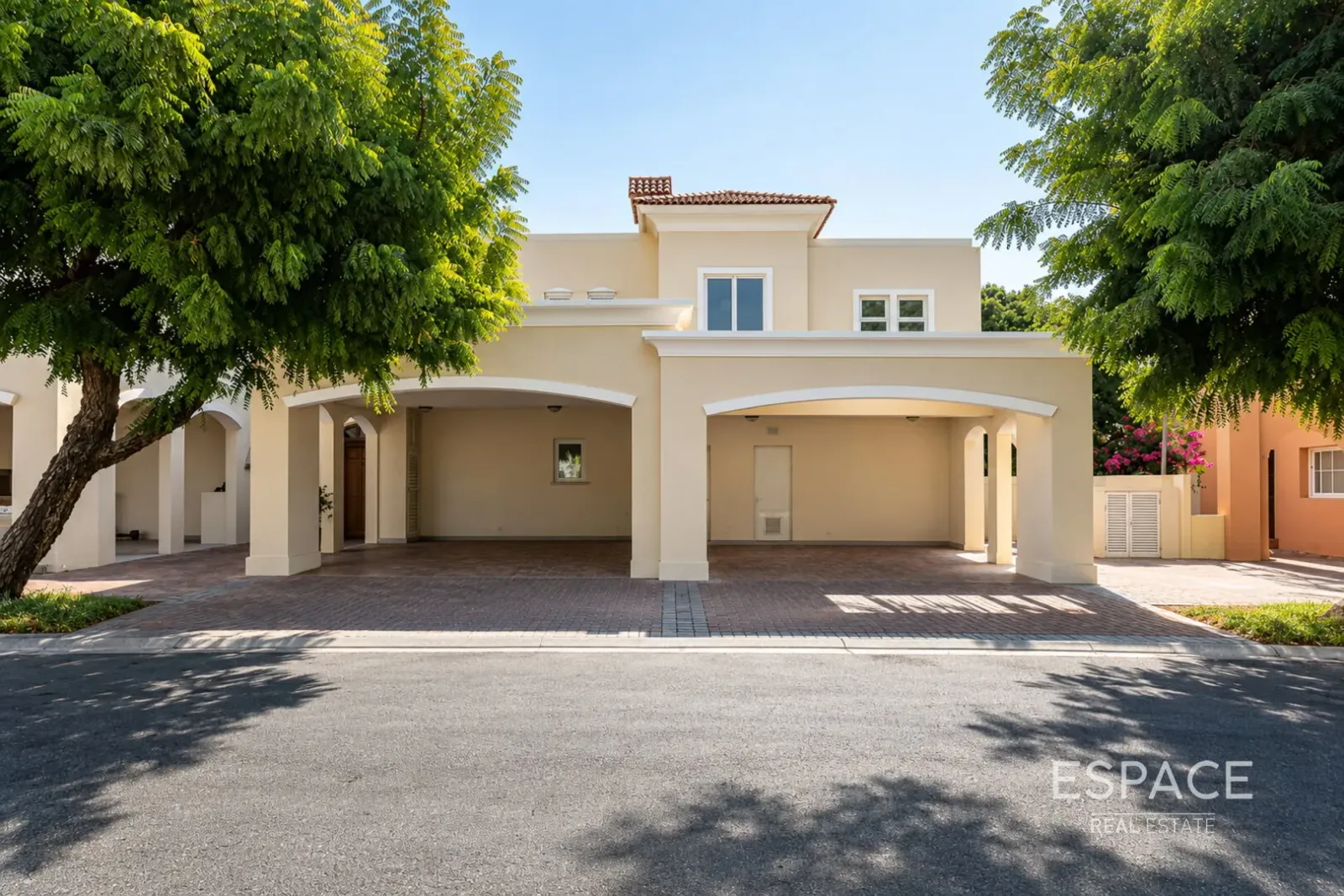 PropertiesGalleryCamera