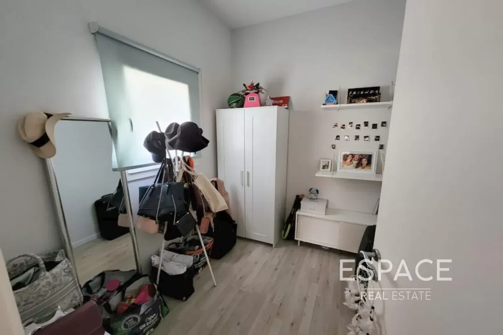 PropertiesGalleryCamera