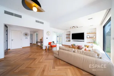 Maeen 5, Lakes, Dubai - Espace
