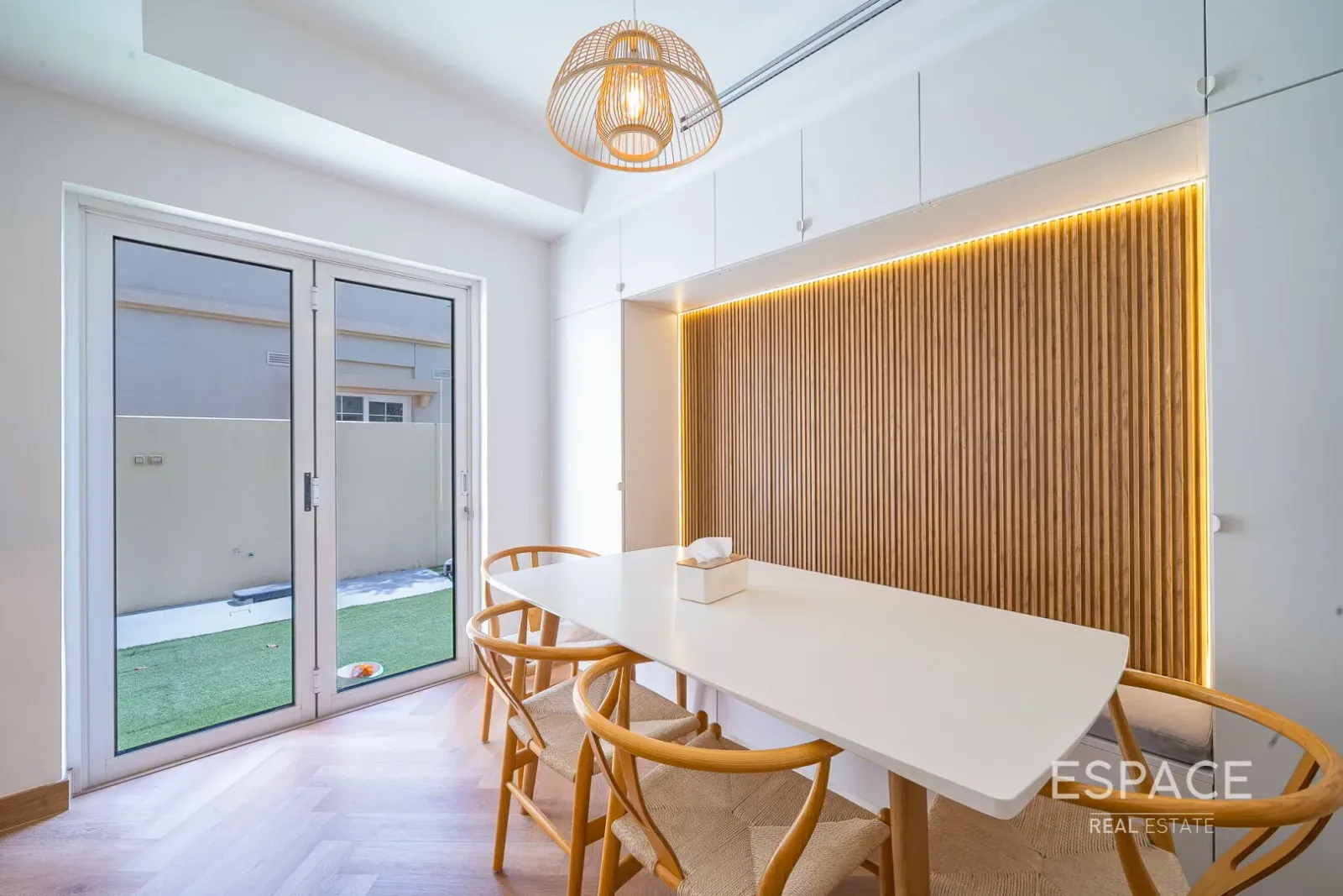 PropertiesGalleryCamera
