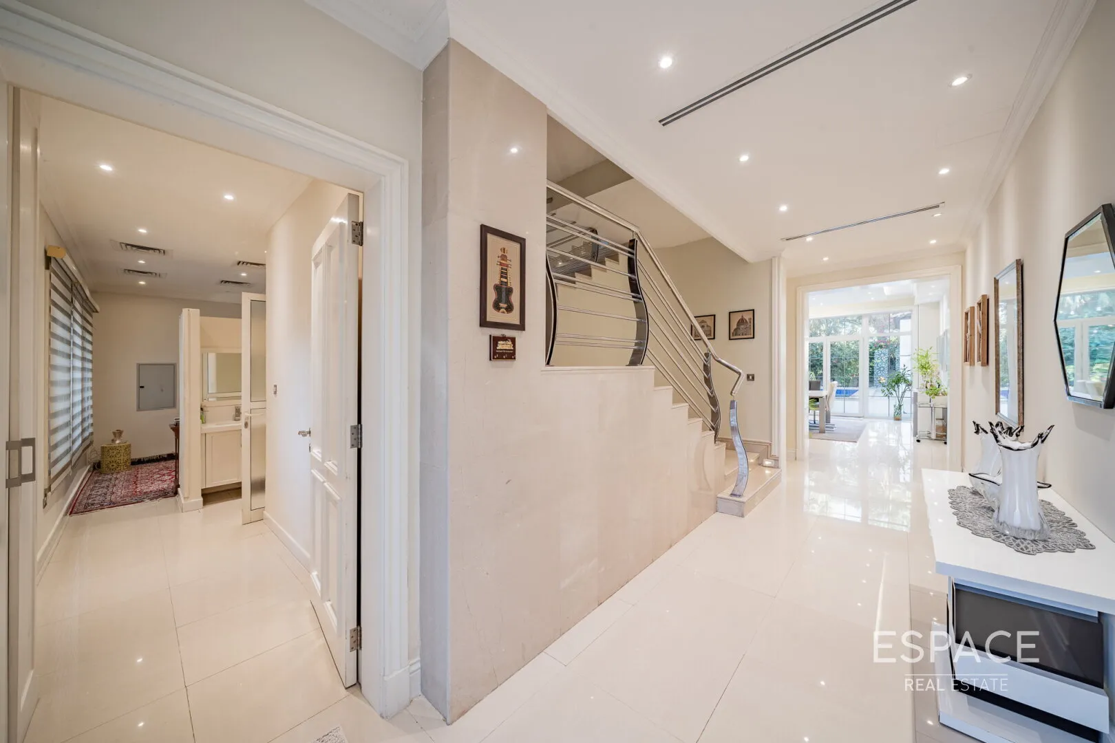 single static gallery