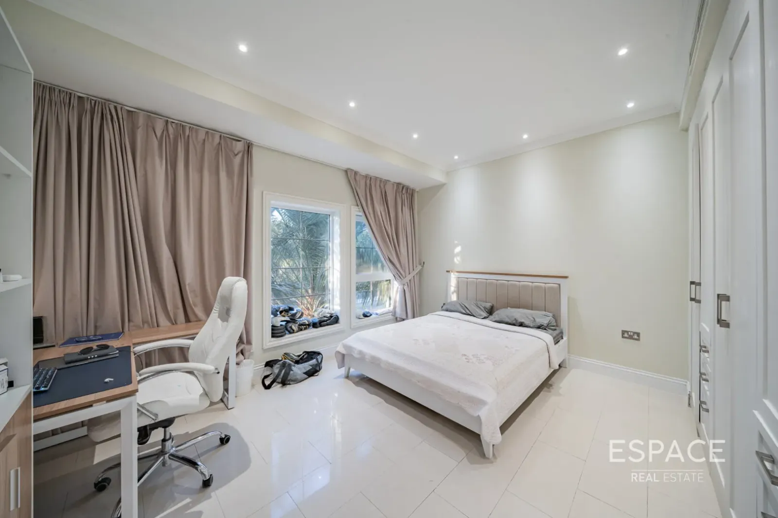 PropertiesGalleryCamera