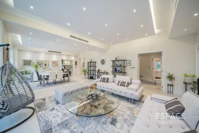 Jumeirah Village Triangle, Jumeirah Village Triangle, Dubai - Espace