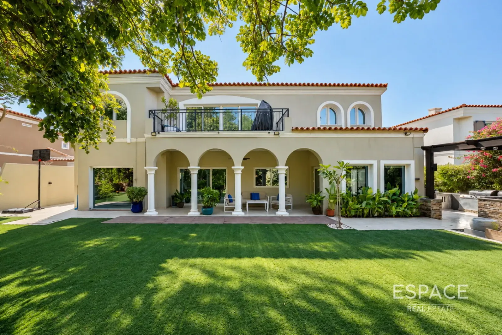 PropertiesGalleryCamera
