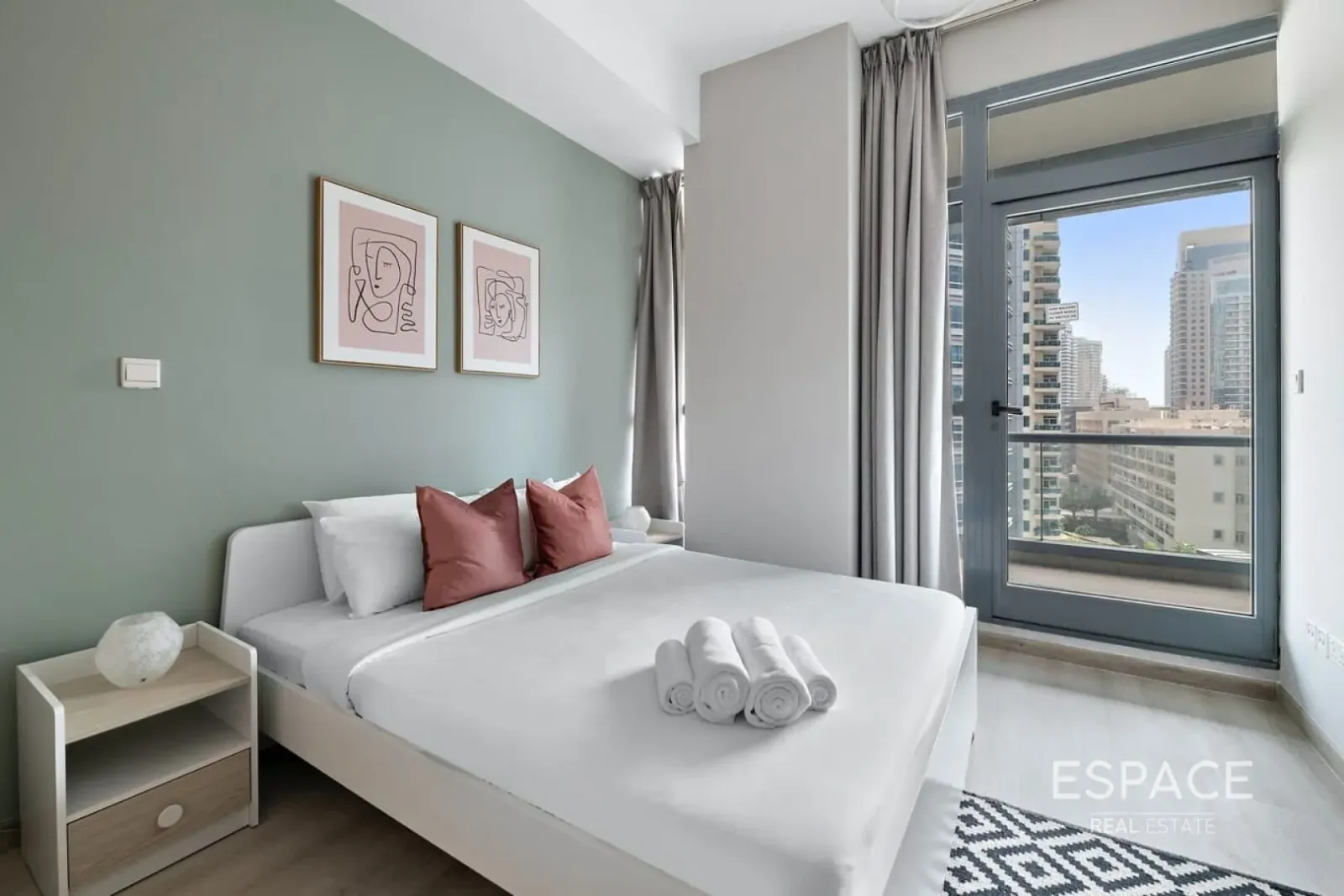 PropertiesGalleryCamera