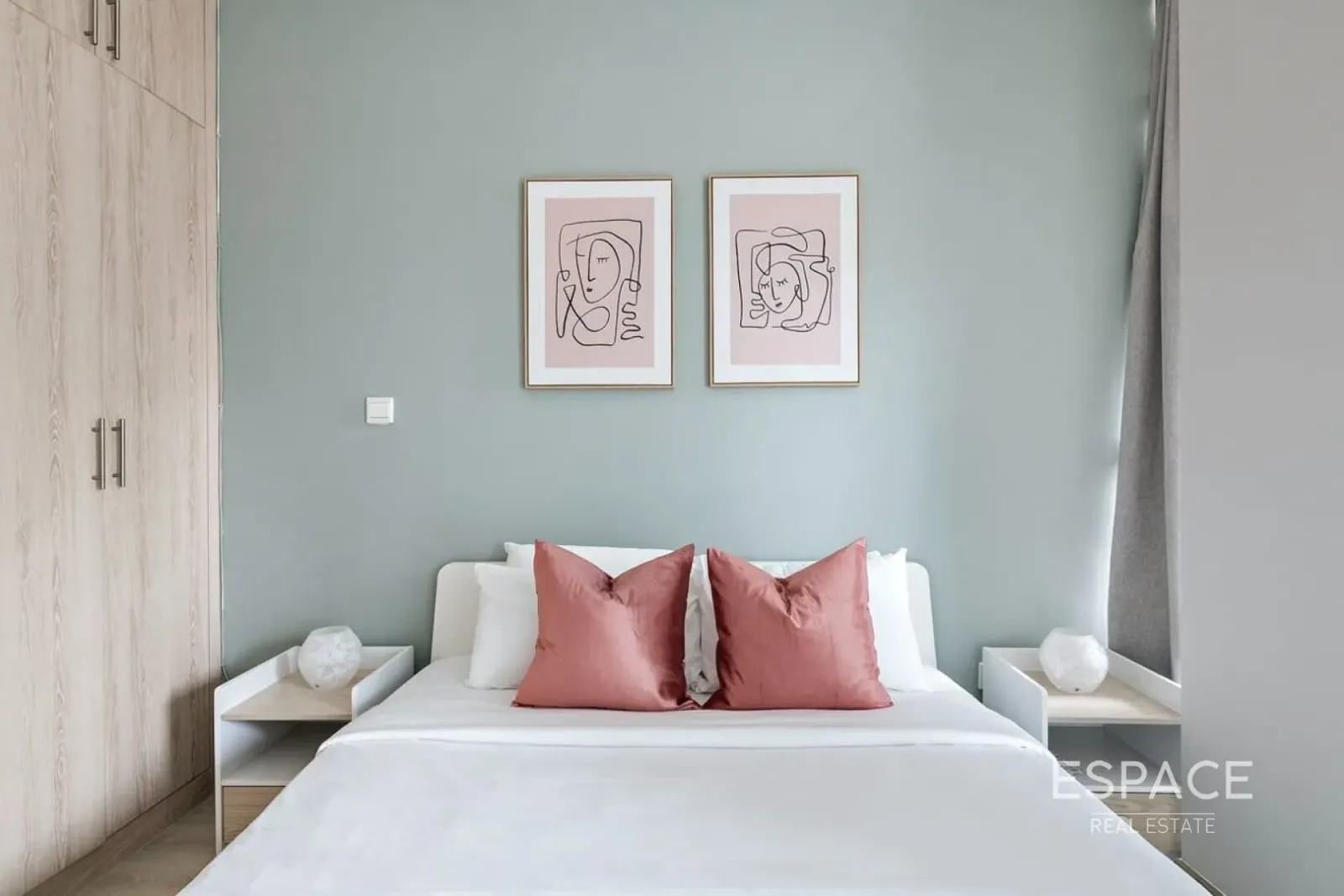 PropertiesGalleryCamera