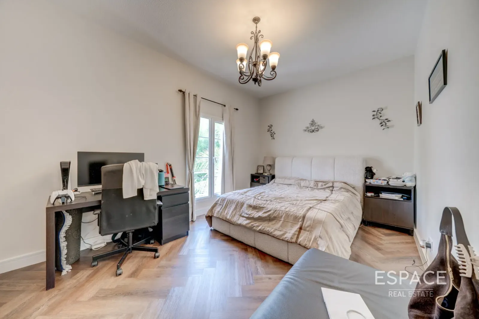 PropertiesGalleryCamera