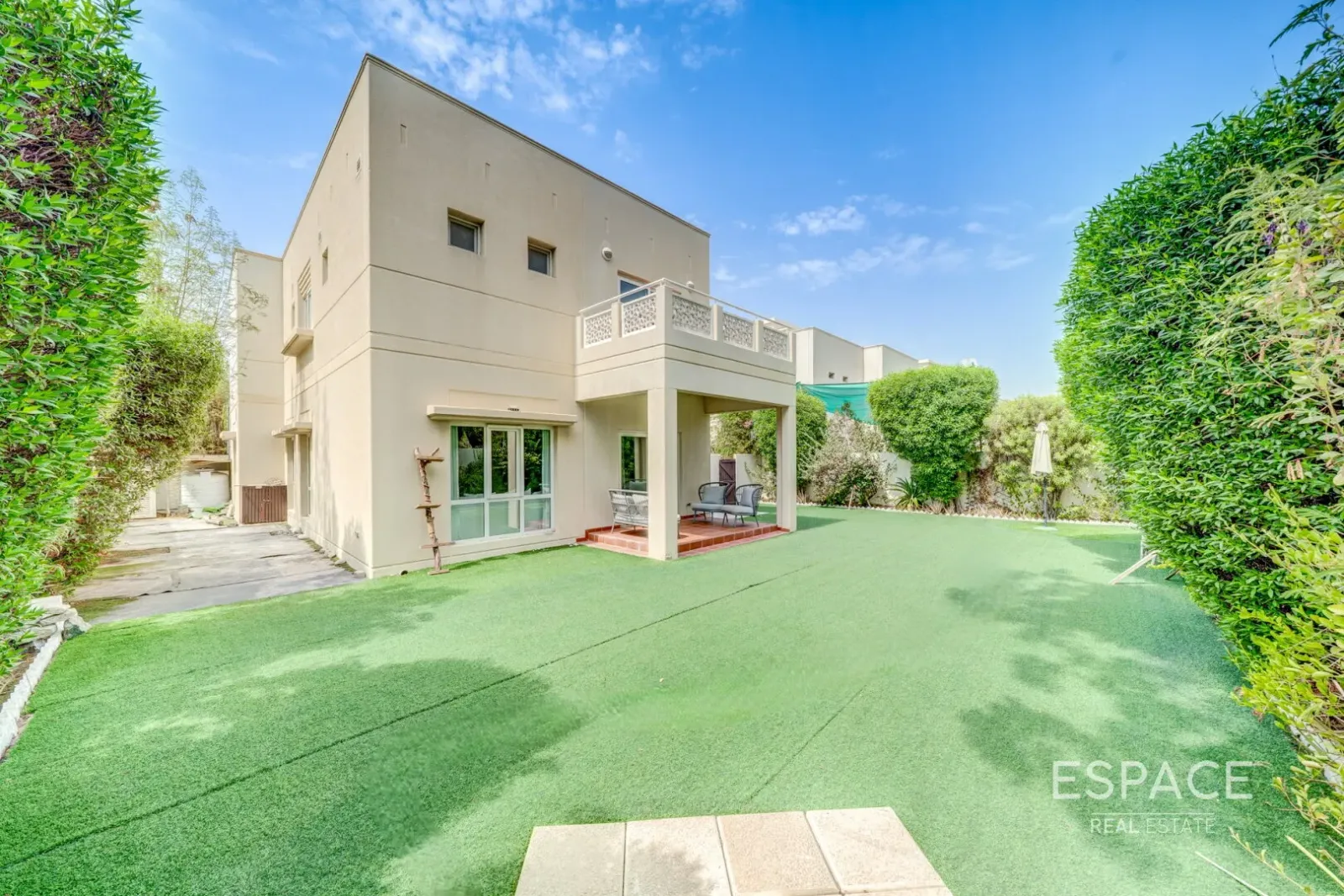 PropertiesGalleryCamera