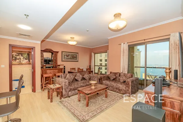 JBR - Shams 2, Jumeirah Beach Residence, Dubai - Espace