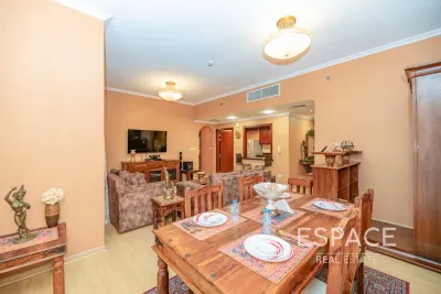 JBR - Shams 2, Jumeirah Beach Residence, Dubai - Espace