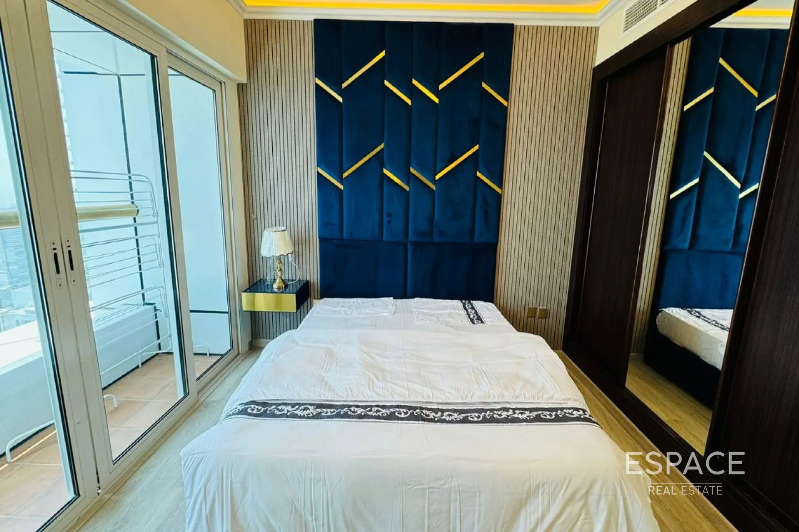 single static gallery