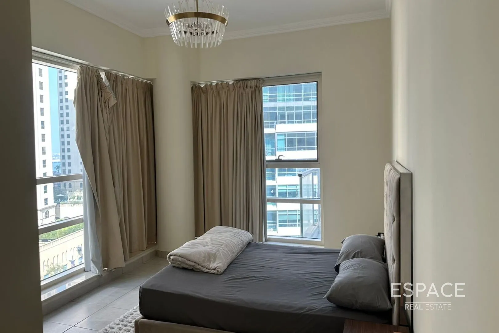 single static gallery