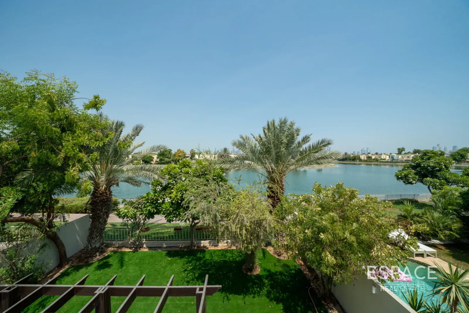 PropertiesGalleryCamera
