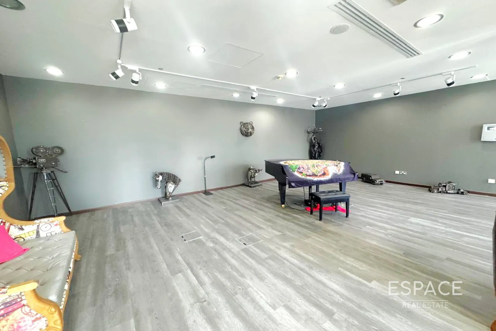 PropertiesGalleryCamera