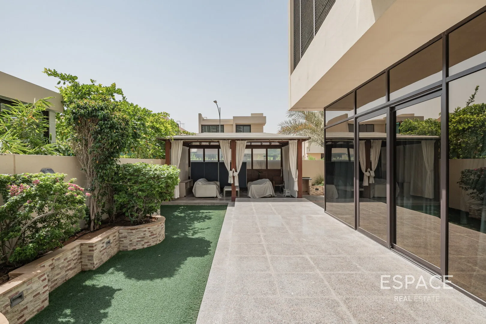 PropertiesGalleryCamera