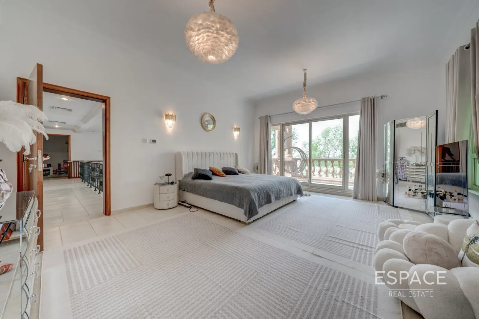 PropertiesGalleryCamera