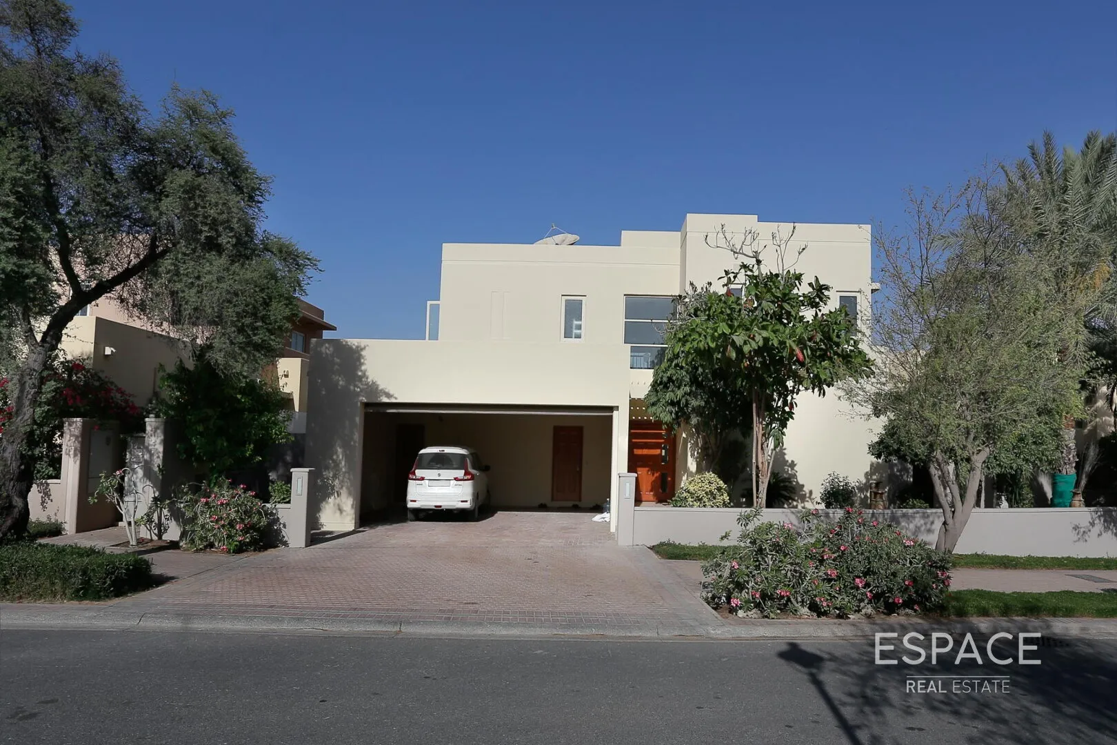 PropertiesGalleryCamera