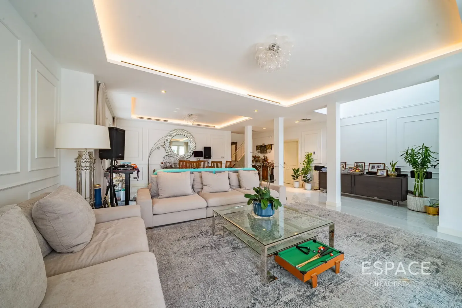 PropertiesGalleryCamera