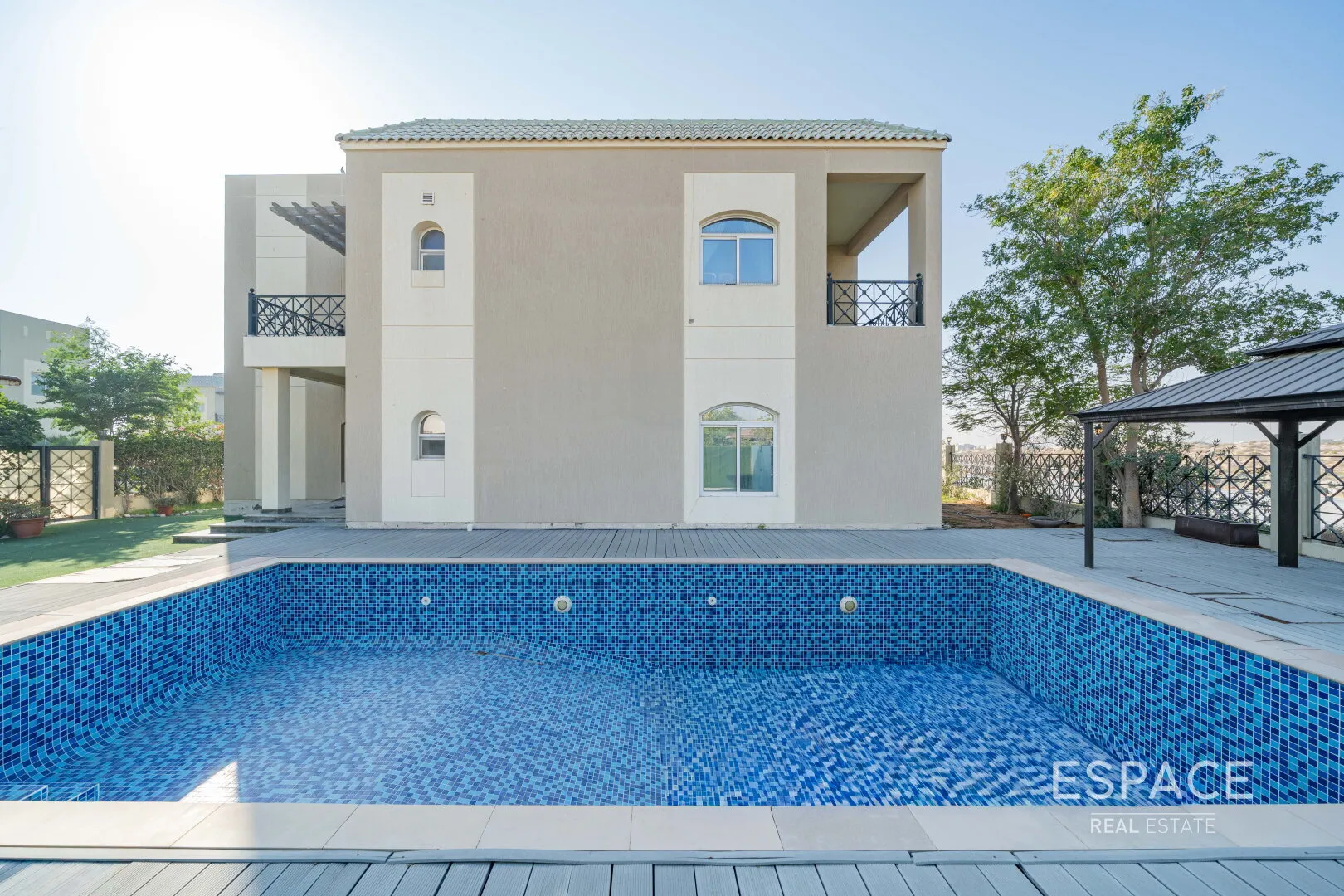 PropertiesGalleryCamera