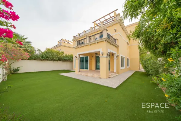 Legacy Nova Villas, Jumeirah Park, Dubai - Espace