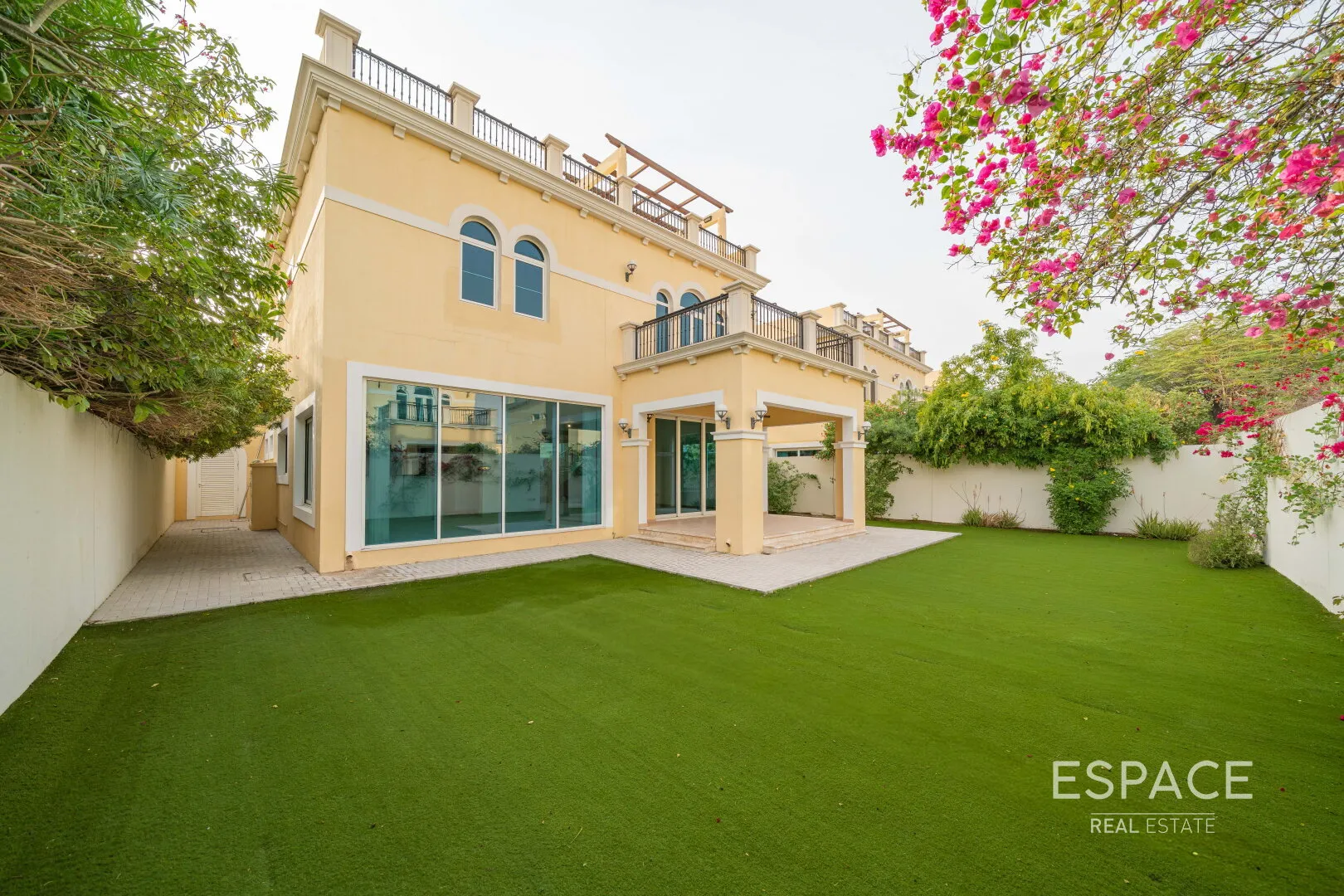 PropertiesGalleryCamera