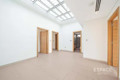 Legacy Nova Villas, Jumeirah Park, Dubai - Espace