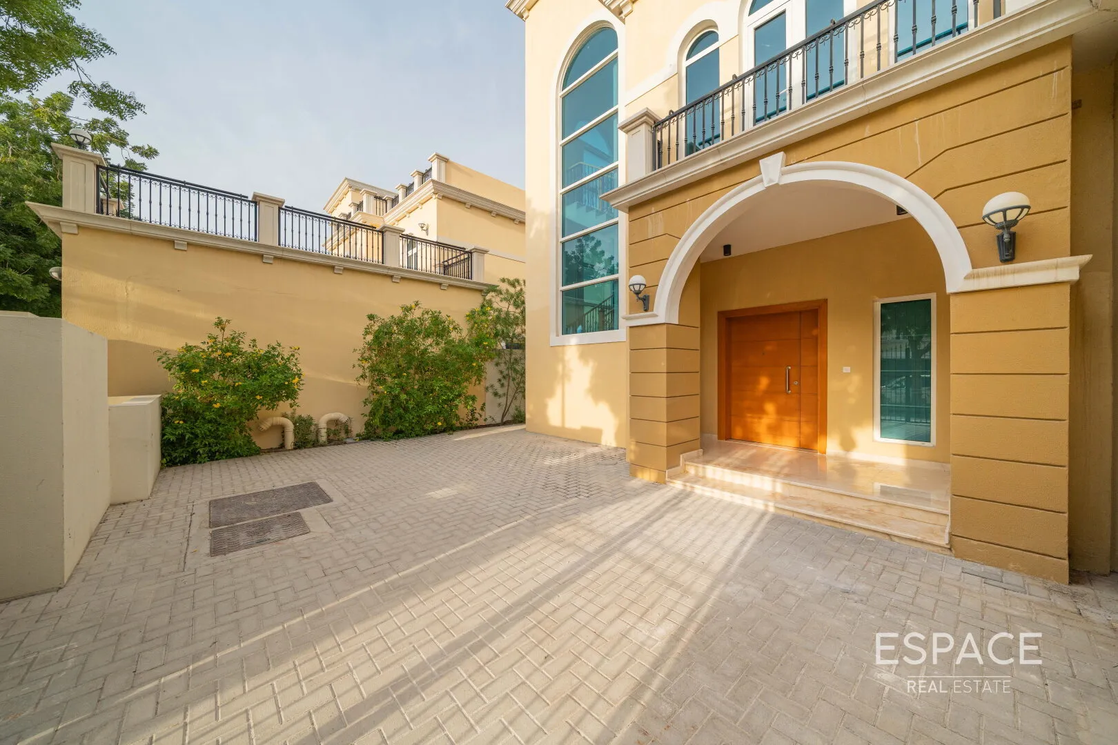 PropertiesGalleryCamera