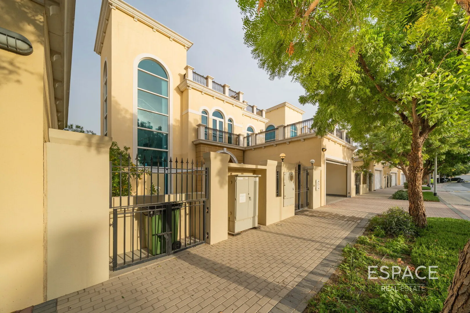 PropertiesGalleryCamera