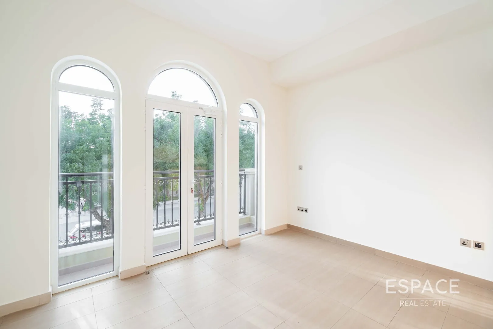 PropertiesGalleryCamera