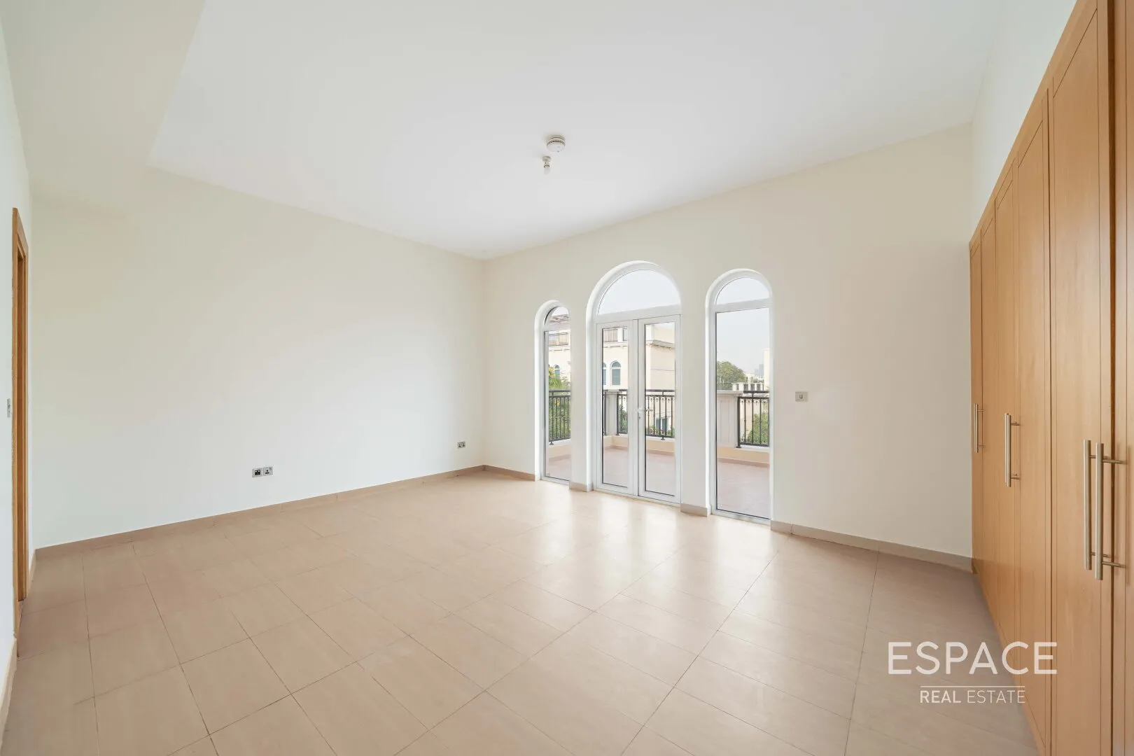 PropertiesGalleryCamera