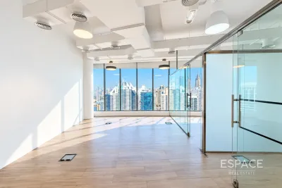 I Rise Tower, Barsha Heights, Dubai - Espace