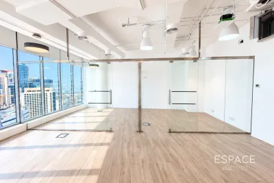 I Rise Tower, Barsha Heights, Dubai - Espace