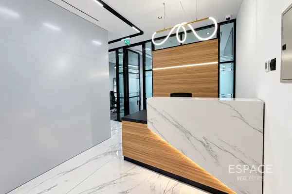 Silver Tower, Jumeirah Lake Towers, Dubai - Espace