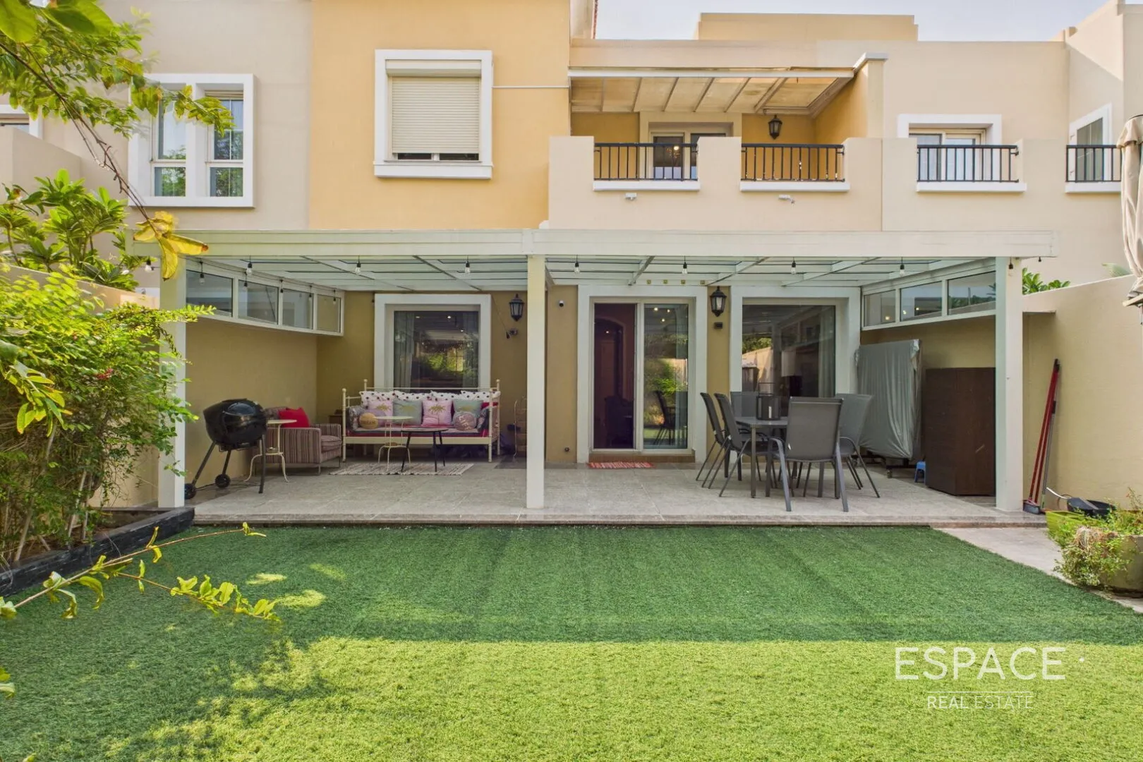 single static gallery