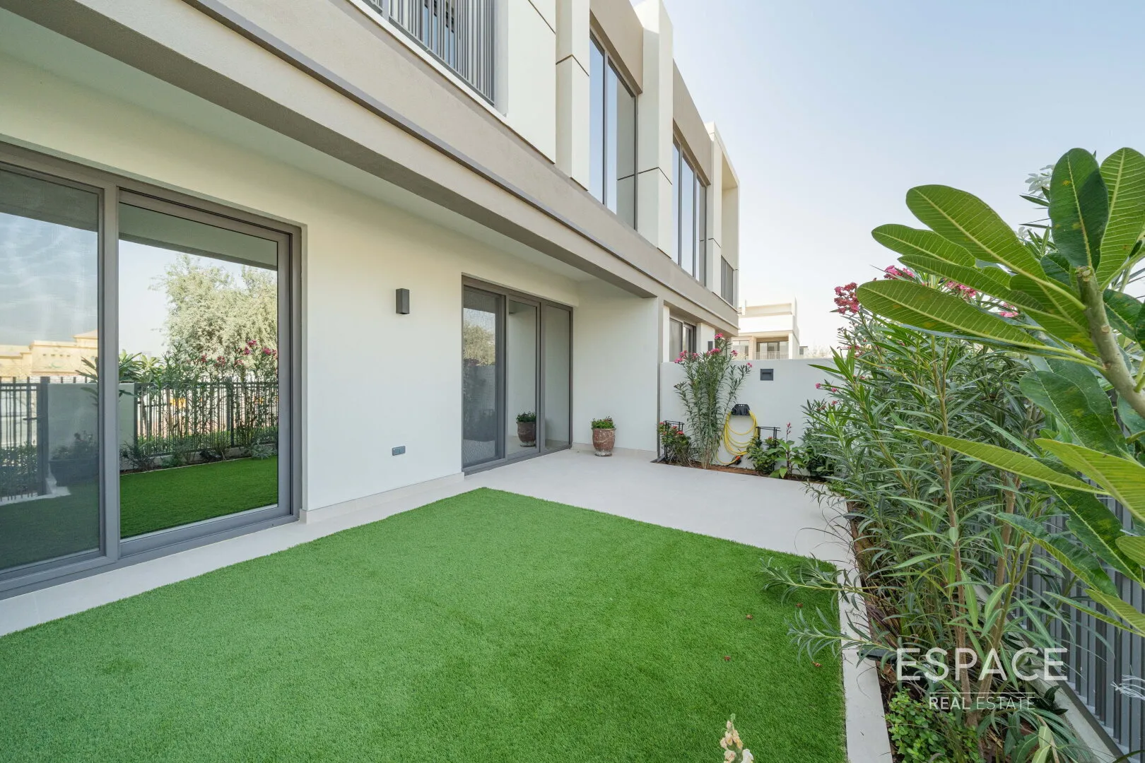 single static gallery