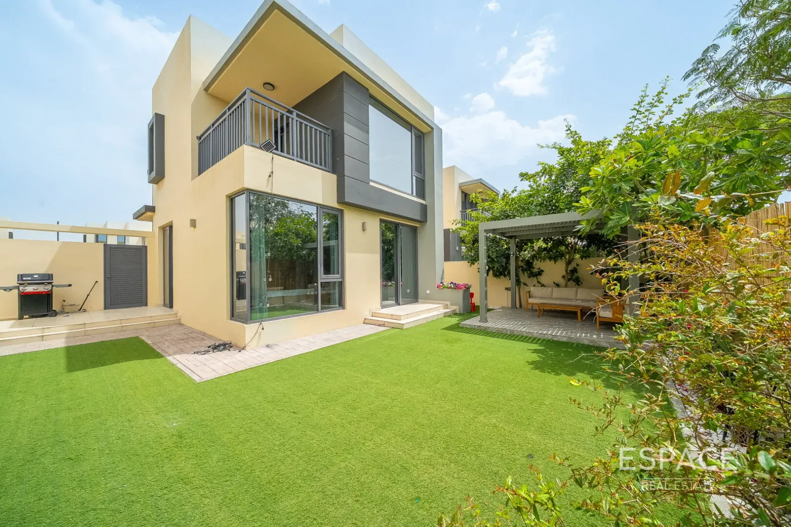 PropertiesGalleryCamera