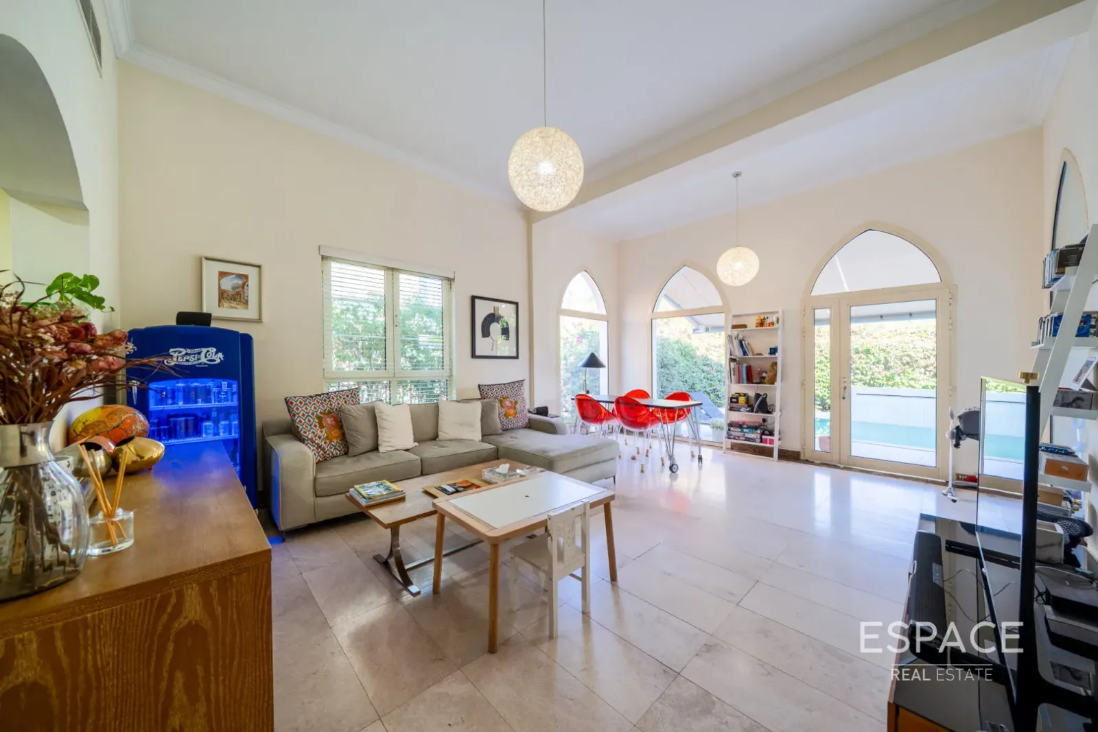 PropertiesGalleryCamera