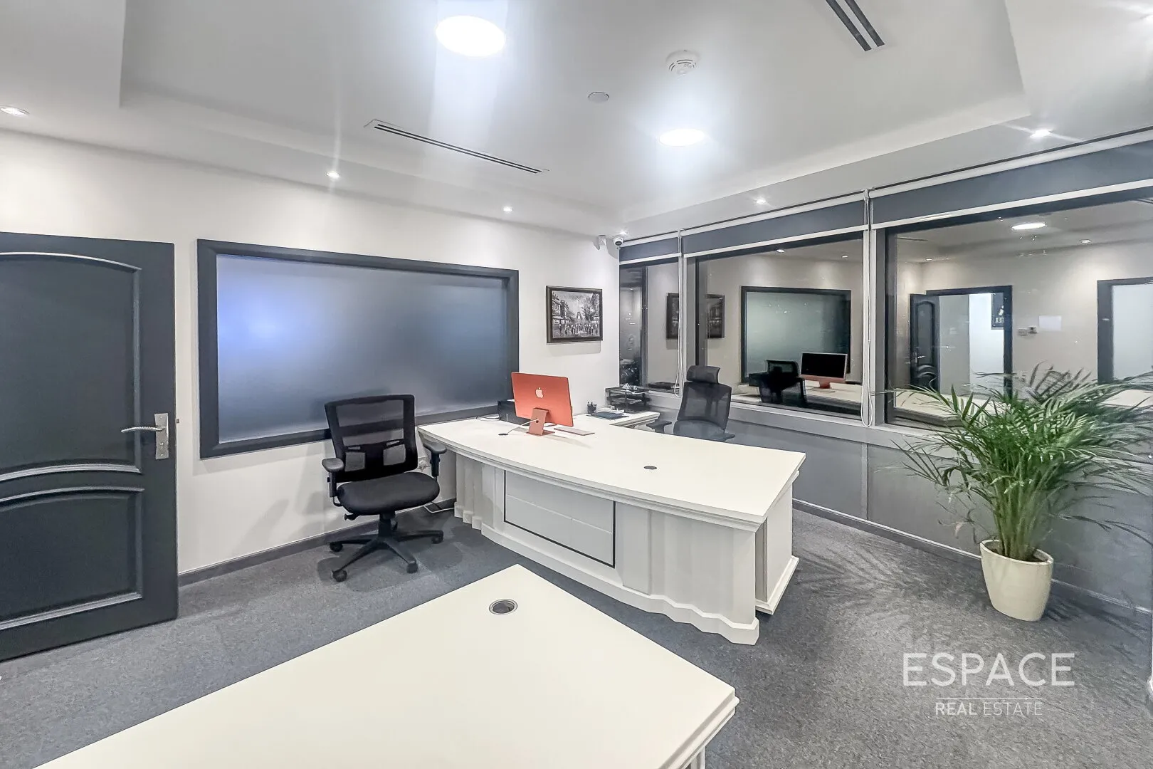 single static gallery