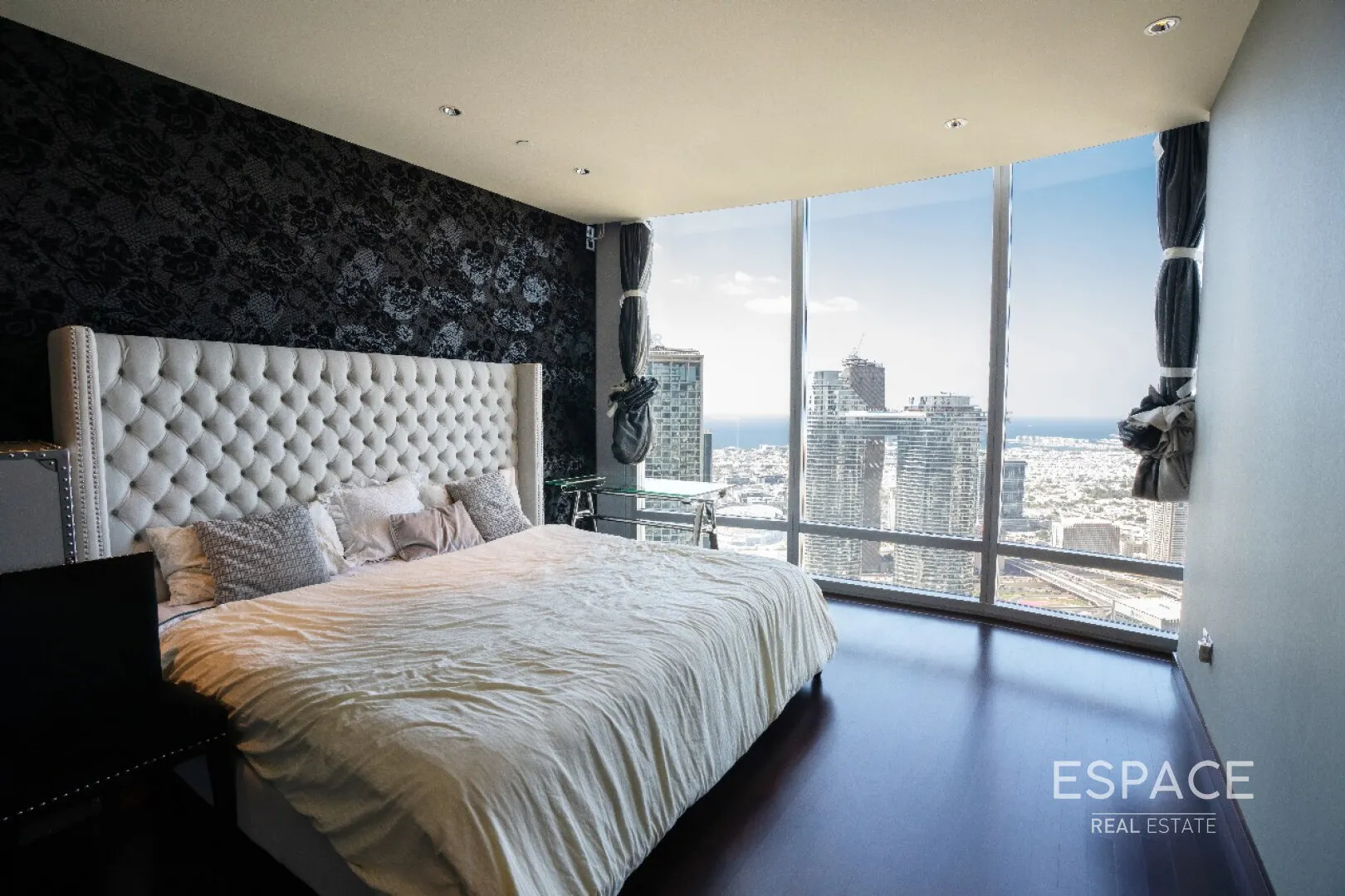 single static gallery