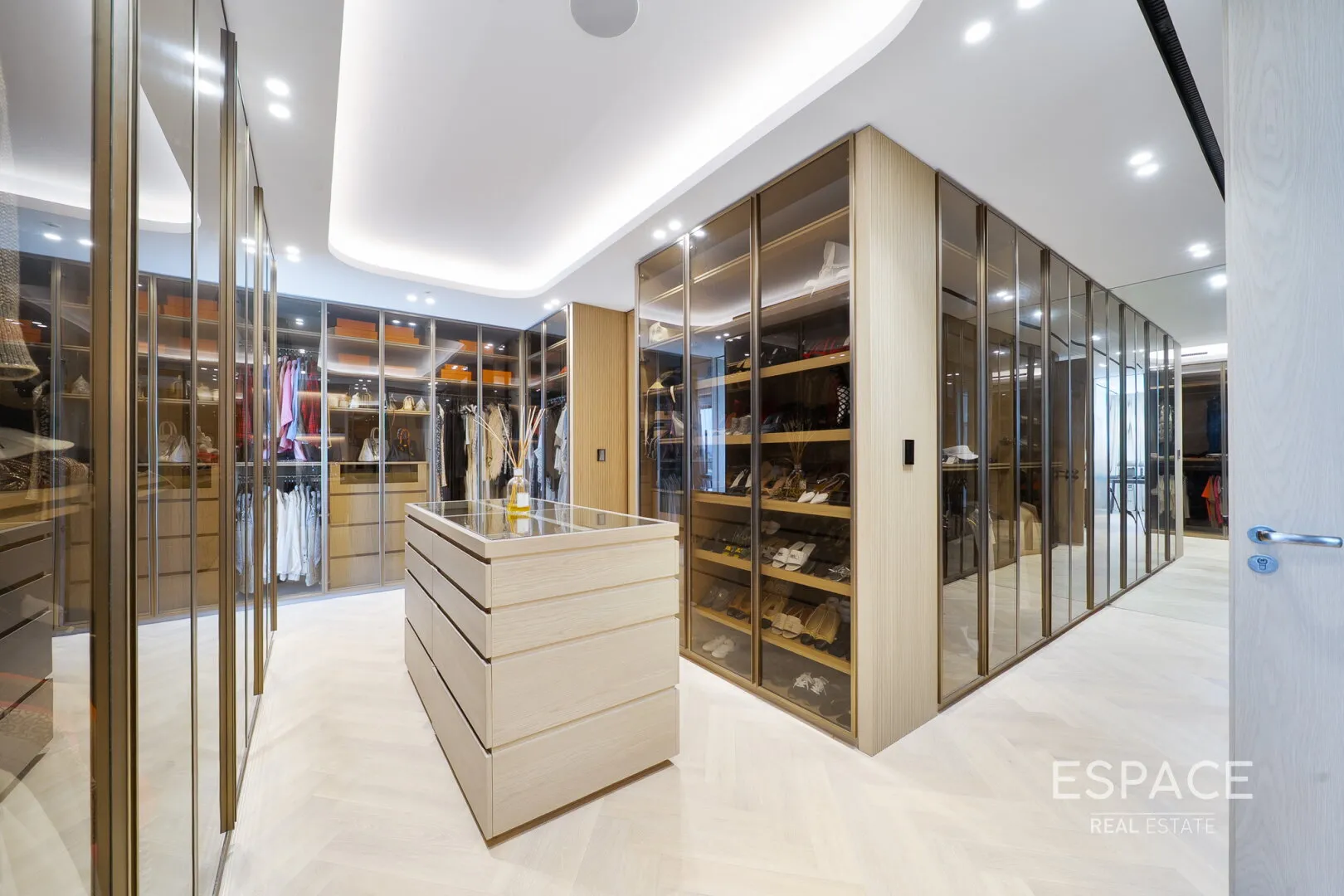 PropertiesGalleryCamera