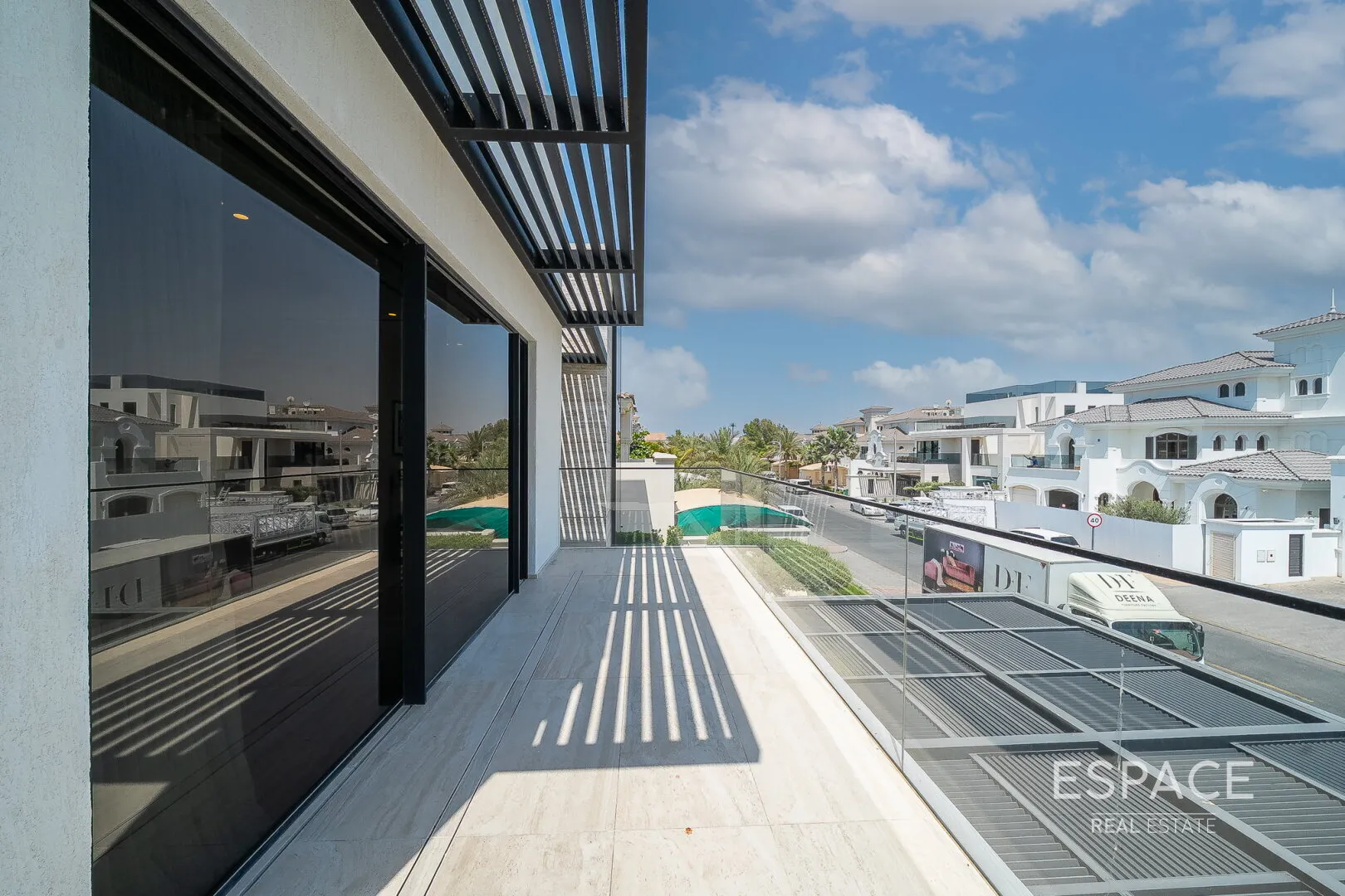 PropertiesGalleryCamera