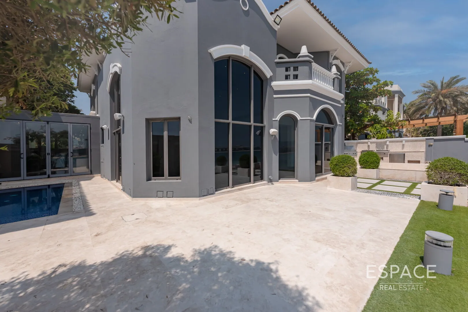 PropertiesGalleryCamera