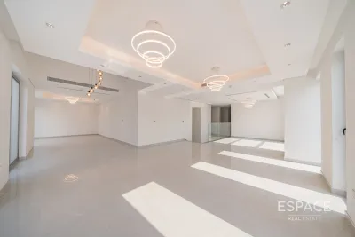 West Village, Al Furjan, Dubai - Espace