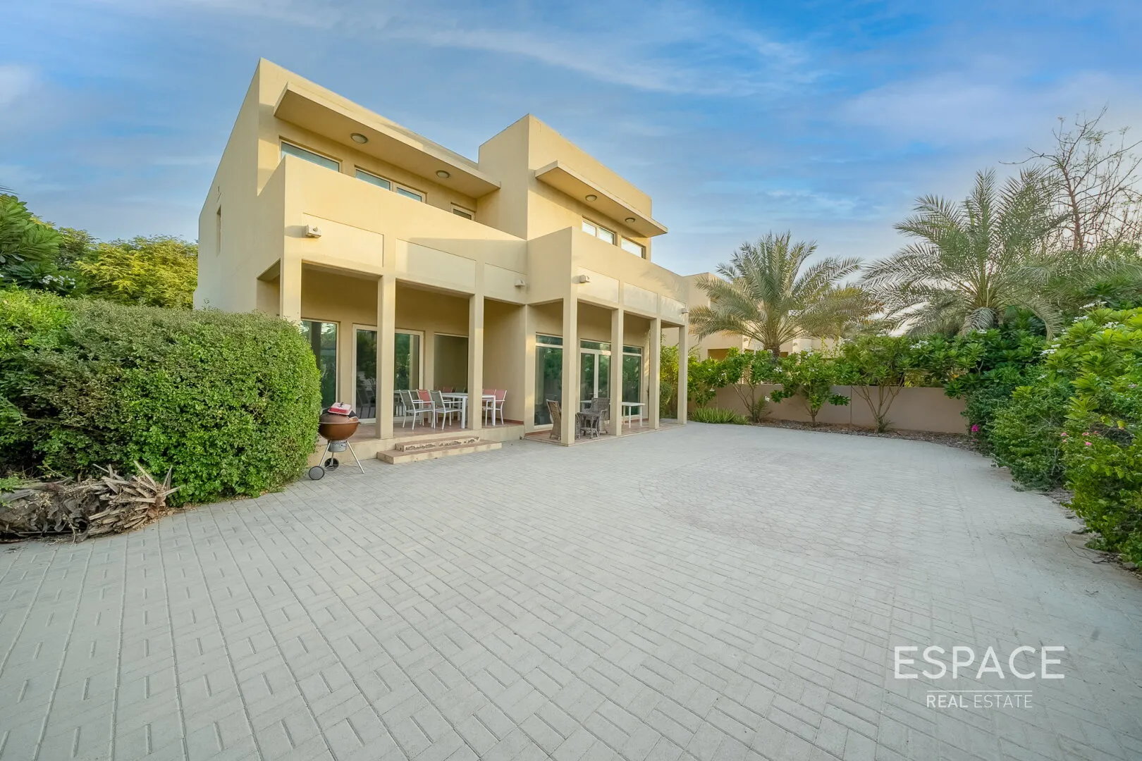 PropertiesGalleryCamera