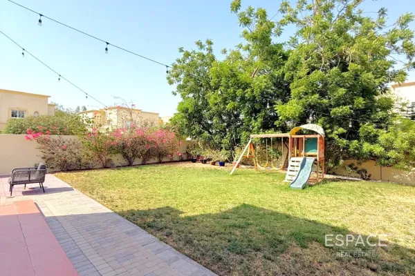 Springs 9, Springs, Dubai - Espace