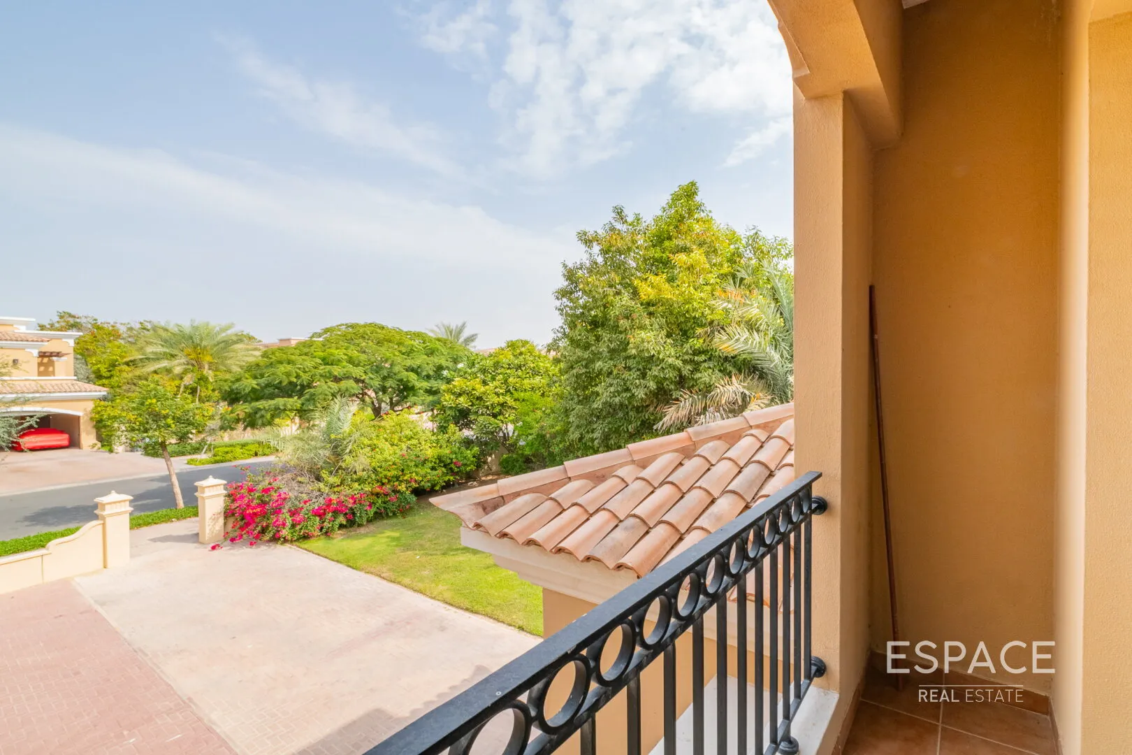 PropertiesGalleryCamera